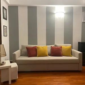 Appartamento La Casa Di Ringhiera In Sarpi-sempione-moscova, Milano